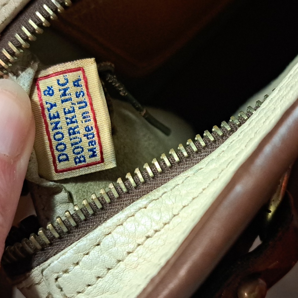 Vintage Dooney & Bourke Beige/Brown Pebbled Leather Tote Shoulder Bag - Picture 11 of 16